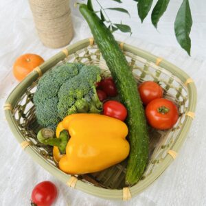 Square cross-shaped woven basket