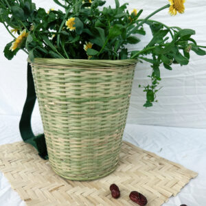 Straight storage basket