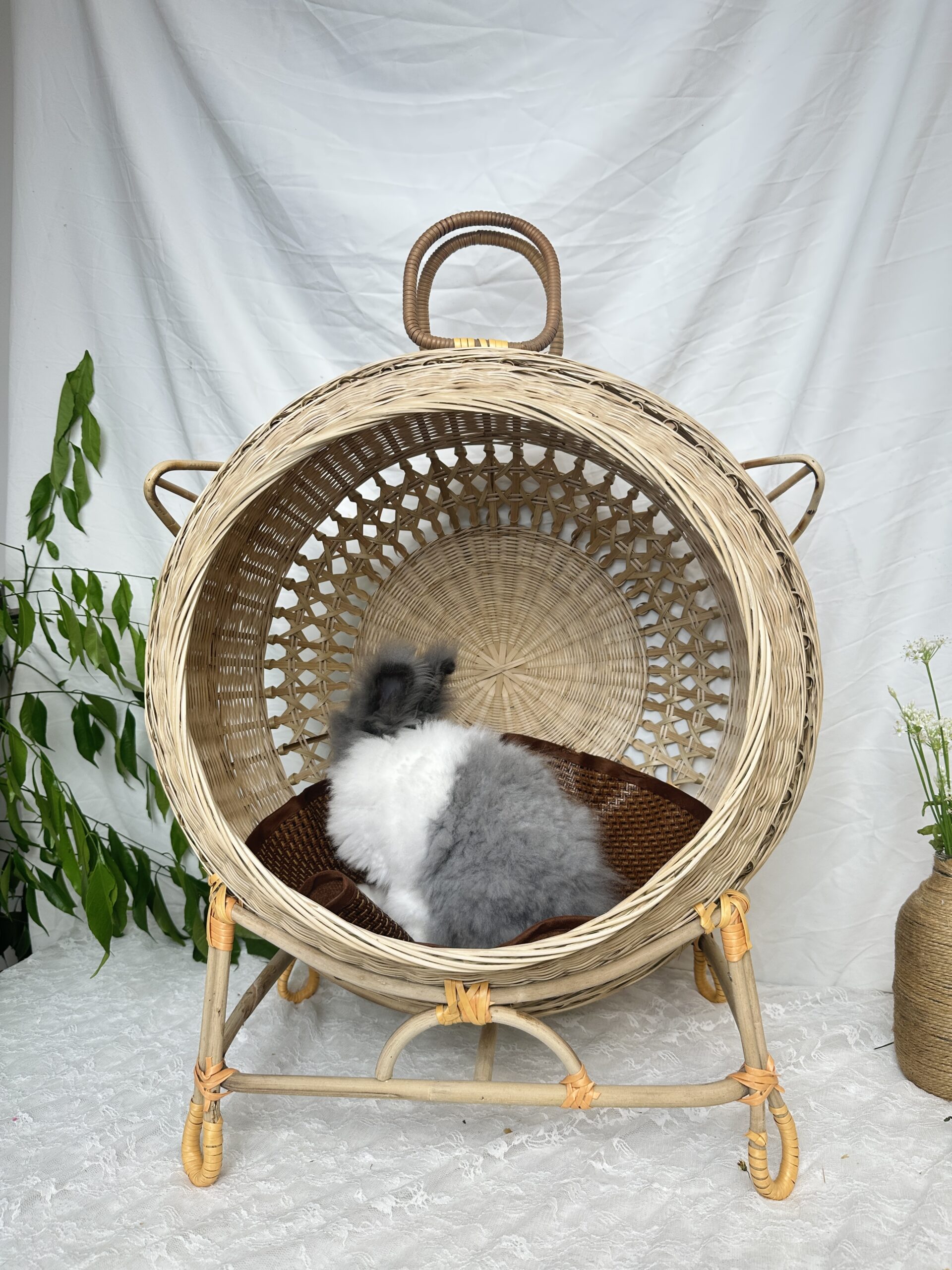 Bamboo woven arc-shaped cave four-legged cat house - Image 4